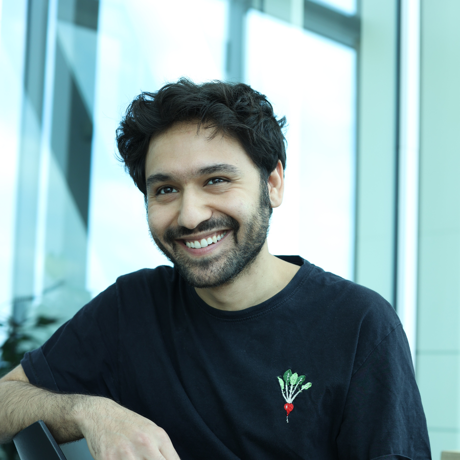 <h4>Fariborz Karimi</h4>